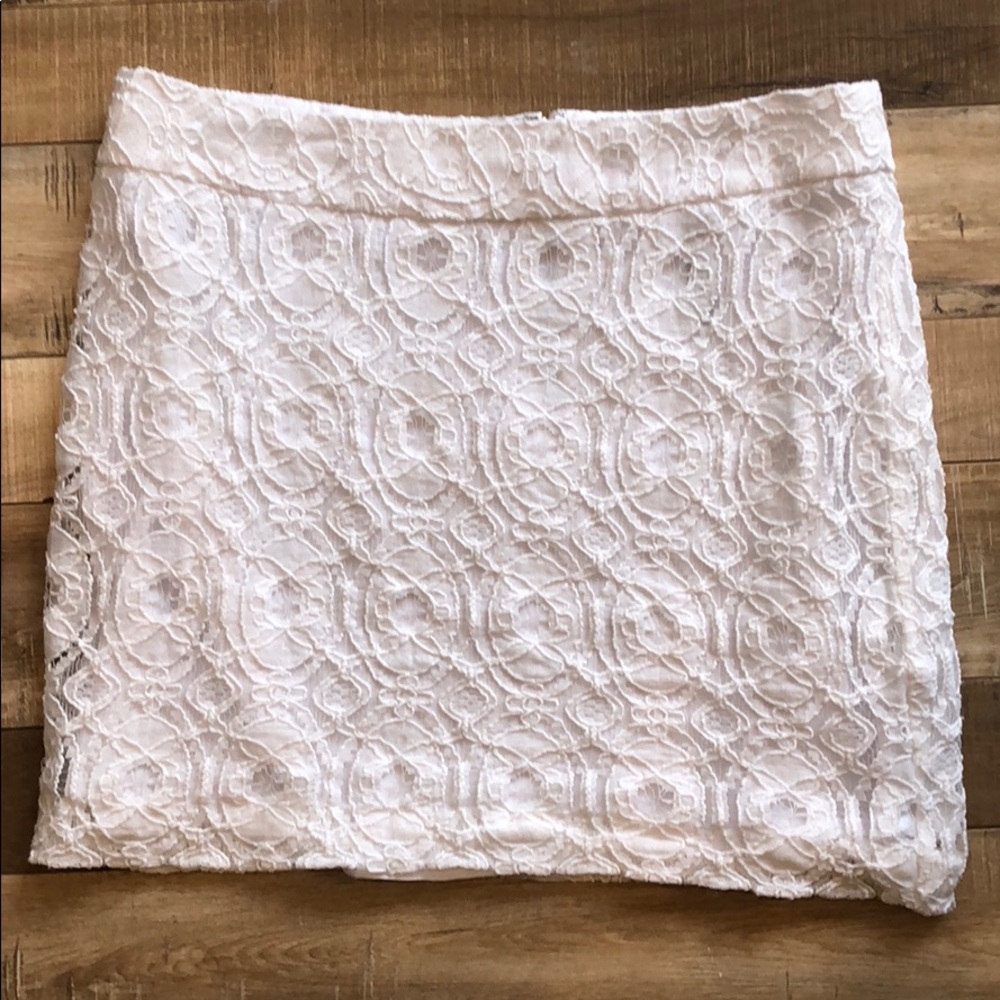 Kenzie lace skirt. Super cute for summer!